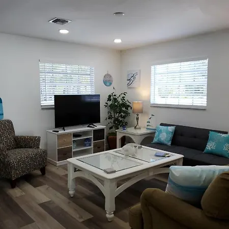 Beach Style Lake View Home With Boat Parking & Minutes To The Best Beaches!